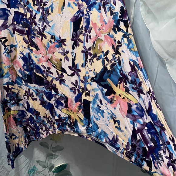 SARA STUDIO FLORAL ASYMMETRICAL TOP SZ L - Picture 8 of 8